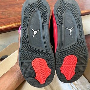 Aj 4 retro/ black and beta red